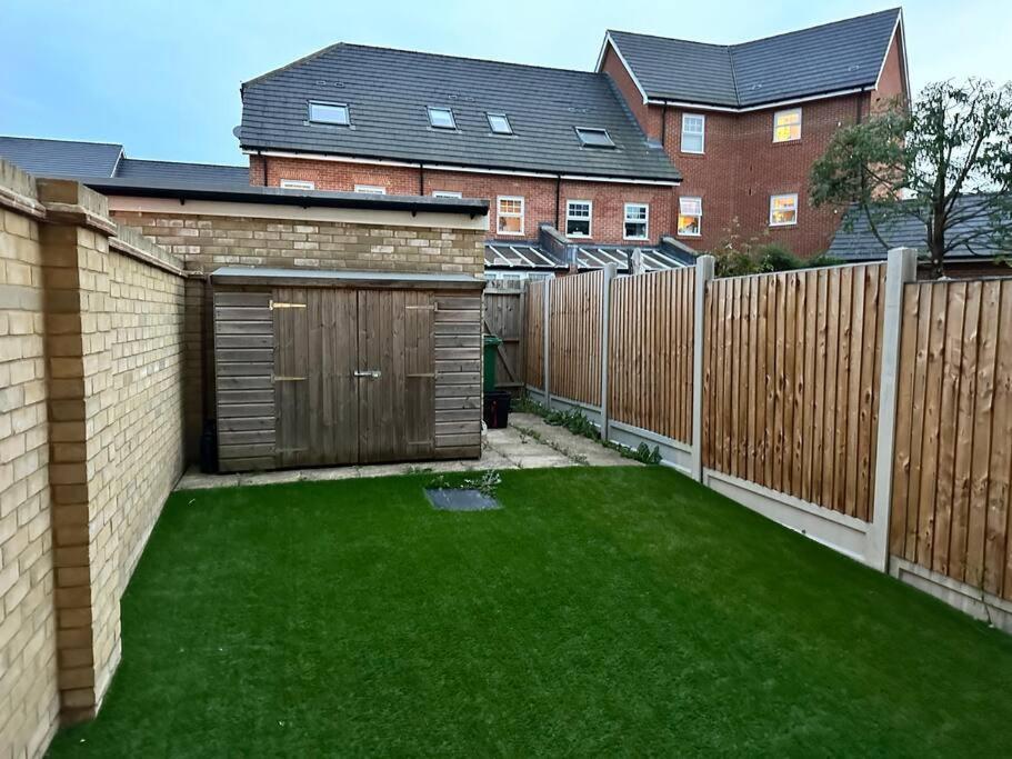 Serene Home Ideally Connected To Central London Bromley Luaran gambar